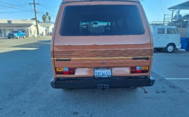 Volkswagen-Vanagon-westfalia-factory-camper-1983-305775-4