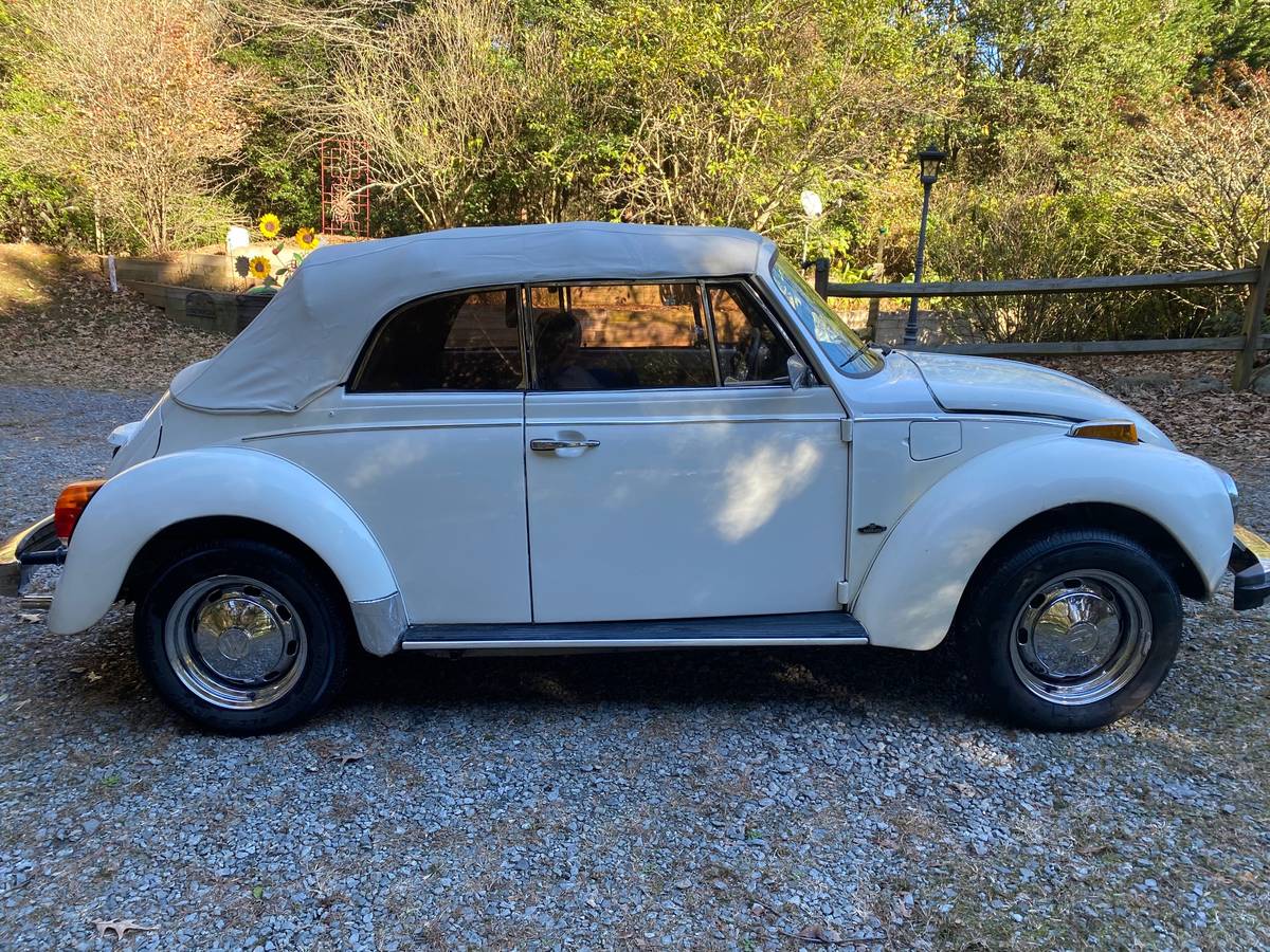 Volkswagen-Vw-super-beetle-convertible-1979-white-152770-1