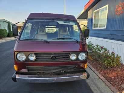 Volkswagen-Westfalia-1985-custom-354055-1