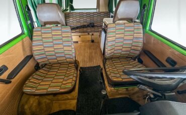 Volkswagen-Westfalia-Camper-Van-1980-Green-Tan-0-9