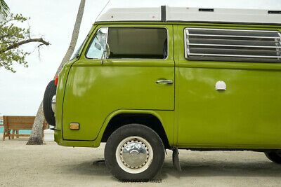 Volkswagen-Westfalia-Van-1978-Green-Green-93049-3