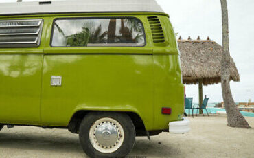 Volkswagen-Westfalia-Van-1978-Green-Green-93049-4