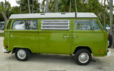 Volkswagen-Westfalia-Van-1978-Green-Green-93049-8