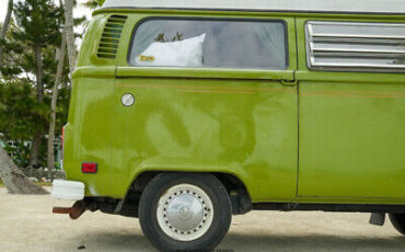 Volkswagen-Westfalia-Van-1978-Green-Green-93049-9