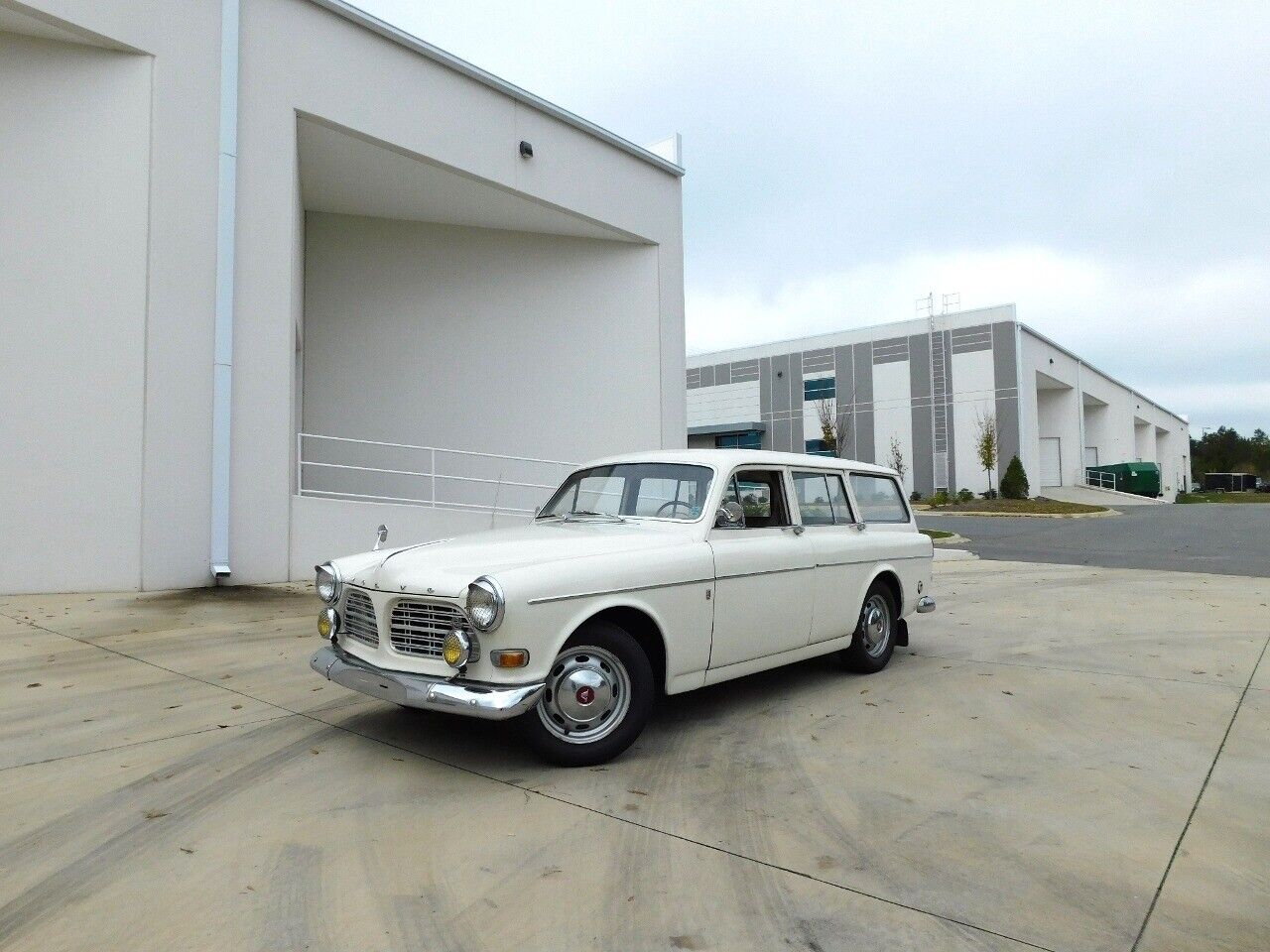 Volvo-122S-Berline-1967-White-Brown-97605-2