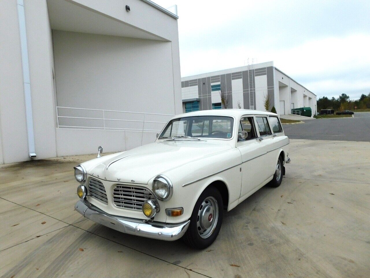 Volvo-122S-Berline-1967-White-Brown-97605-4