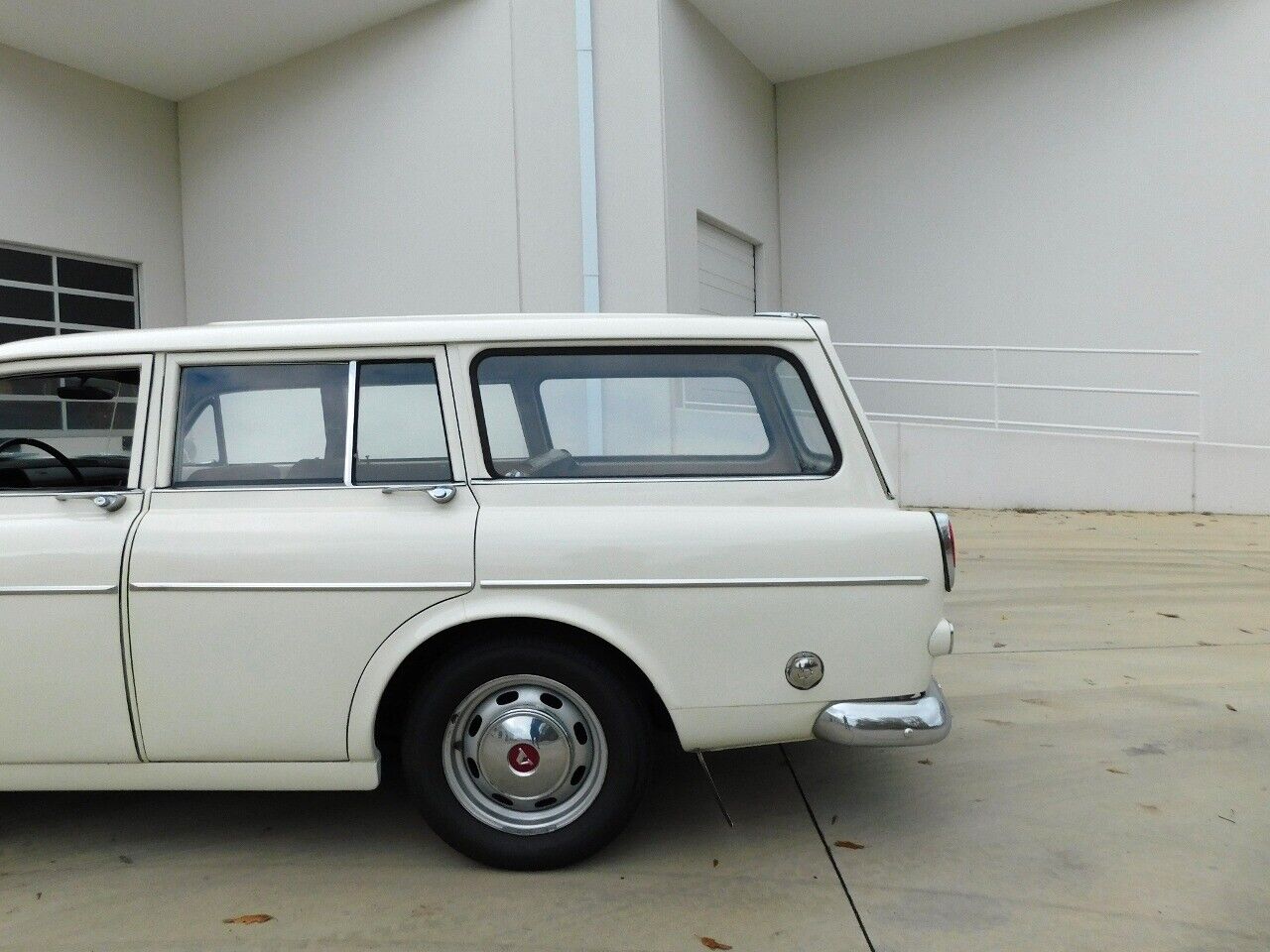 Volvo-122S-Berline-1967-White-Brown-97605-7