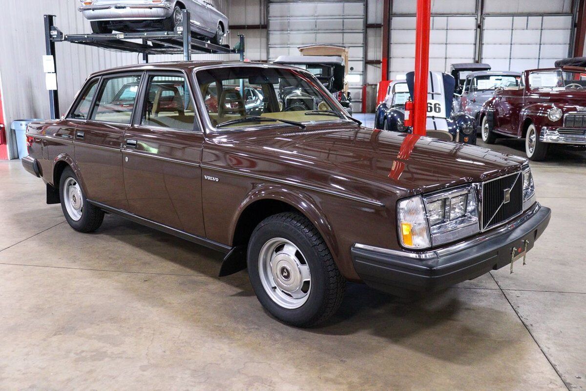 Volvo-240-Berline-1983-Brown-Beige-2356-10