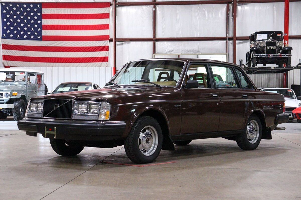 Volvo 240 Berline 1983 à vendre