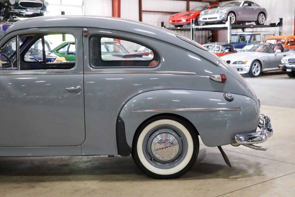 Volvo-PV444-Coupe-1954-Gray-Red-13737-5