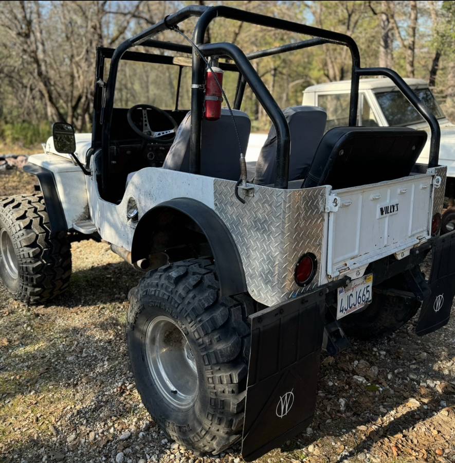 Willys-1948-white-2