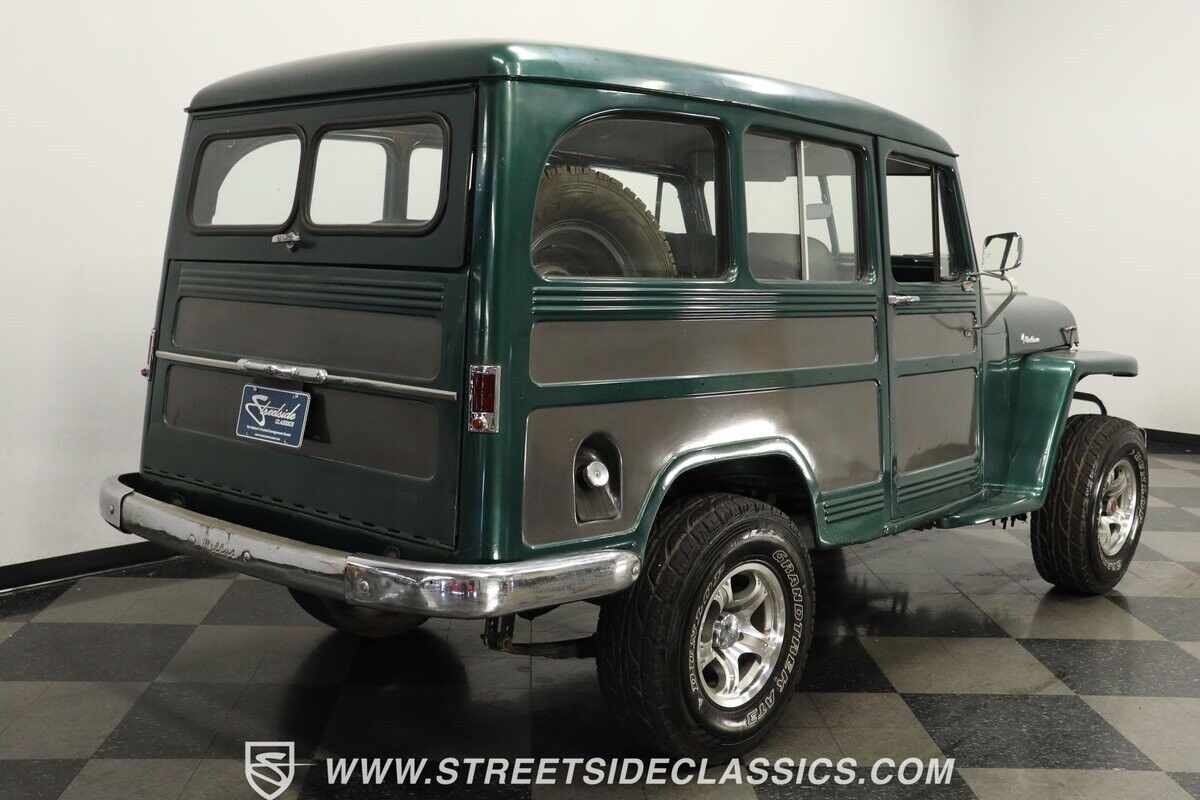 Willys-Jeep-Wagon-1958-Green-Gray-34-10