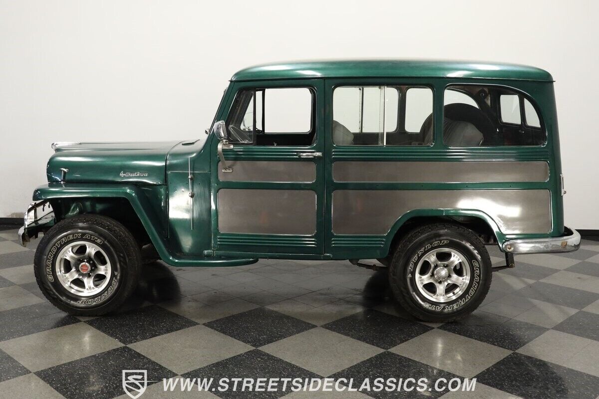 Willys-Jeep-Wagon-1958-Green-Gray-34-2