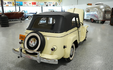 Willys-Jeepster-1949-Yellow-Black-36917-10