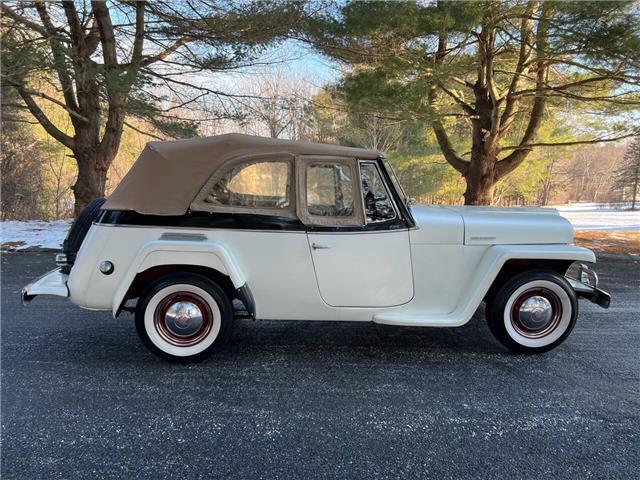 Willys-Jeepster-1950-Other-Gray-134285-10