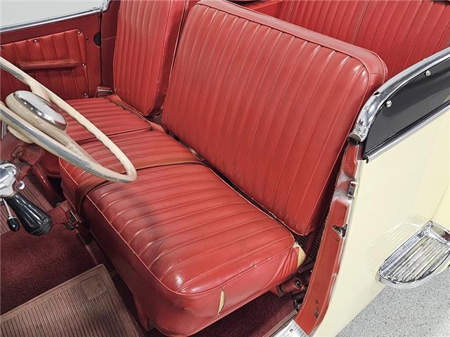 Willys-Jeepster-Cabriolet-1949-Yellow-Red-16232-7