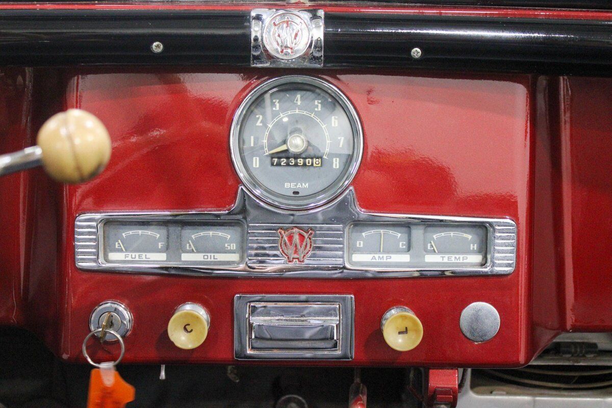 Willys-Jeepster-Cabriolet-1952-Red-Black-116500-10