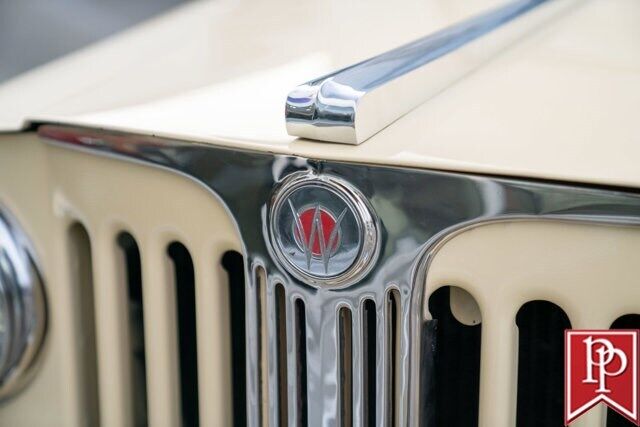 Willys-Jeepster-SUV-1949-Yellow-Red-6886-2