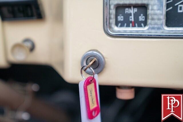 Willys-Jeepster-SUV-1949-Yellow-Red-6886-24