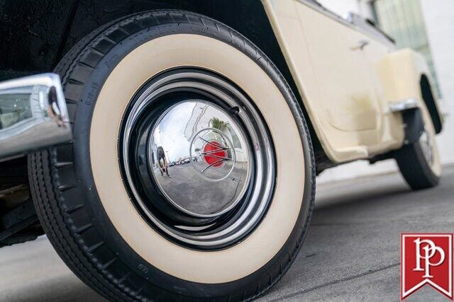 Willys-Jeepster-SUV-1949-Yellow-Red-6886-4