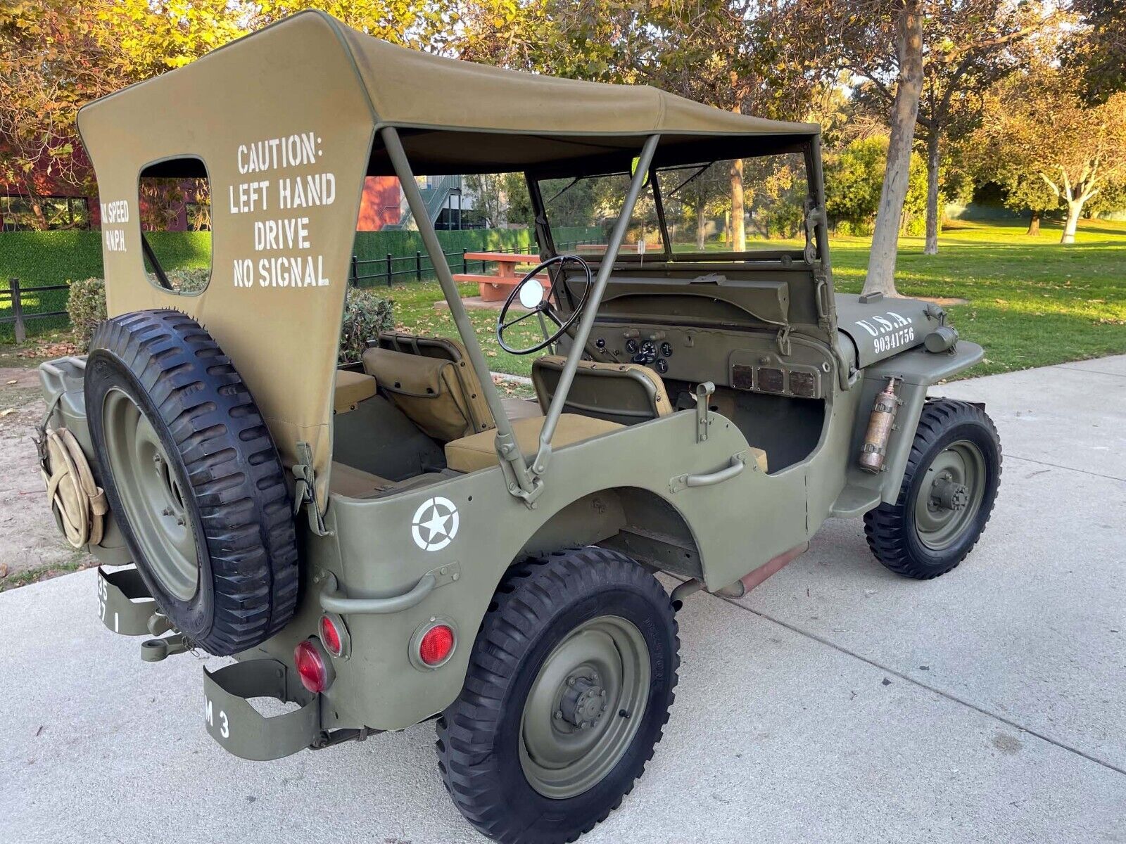 Willys-MB-1942-Green-Tan-160934-7