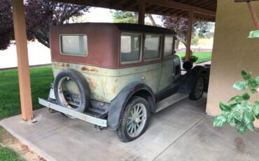 Willys-Willys-96-Berline-1928-Green-Tan-30001-1