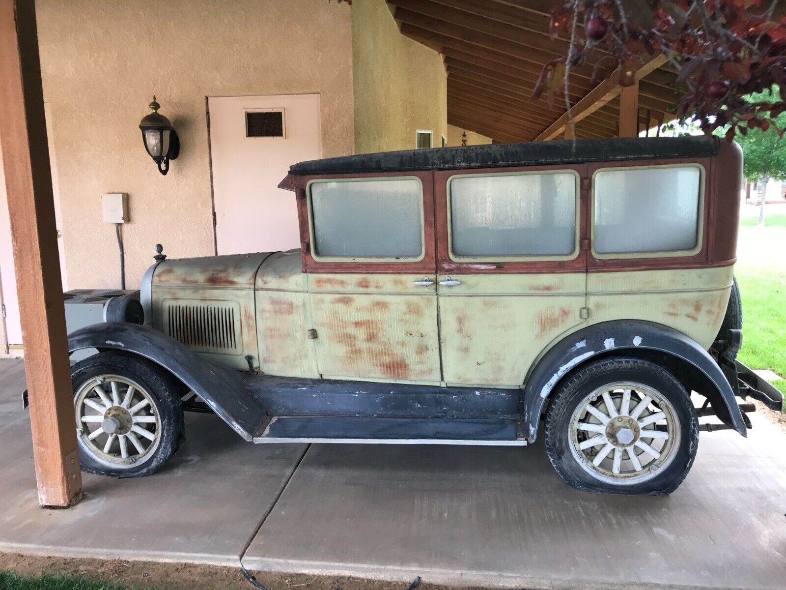 Willys-Willys-96-Berline-1928-Green-Tan-30001