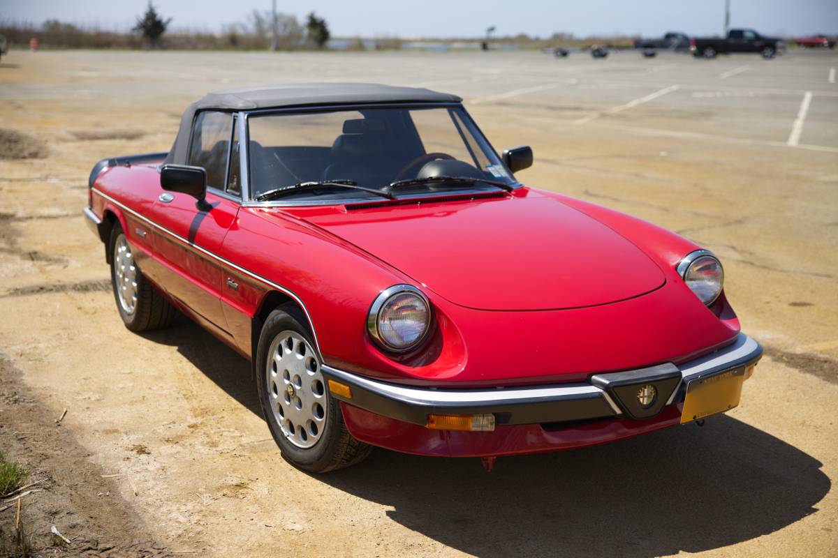 Alfa-romeo-Spider-1987-red-64374-10