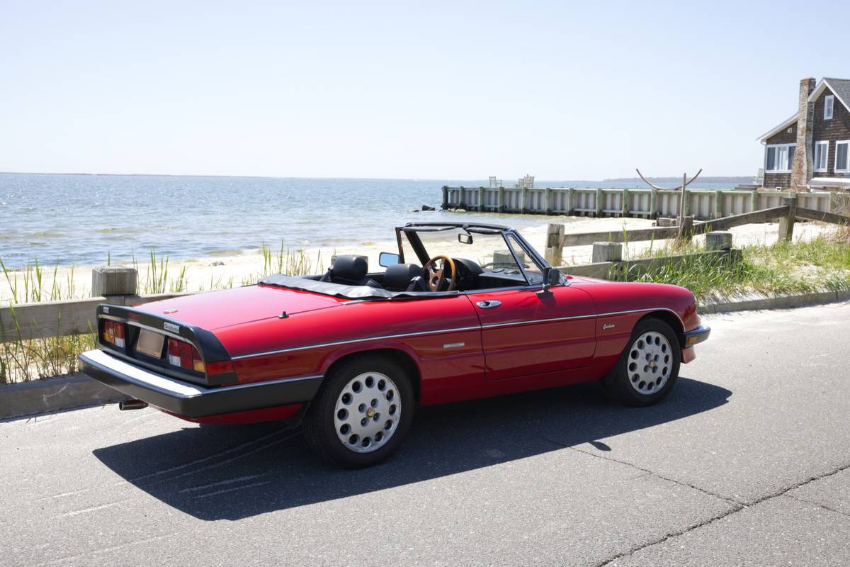 Alfa-romeo-Spider-1987-red-64374-8