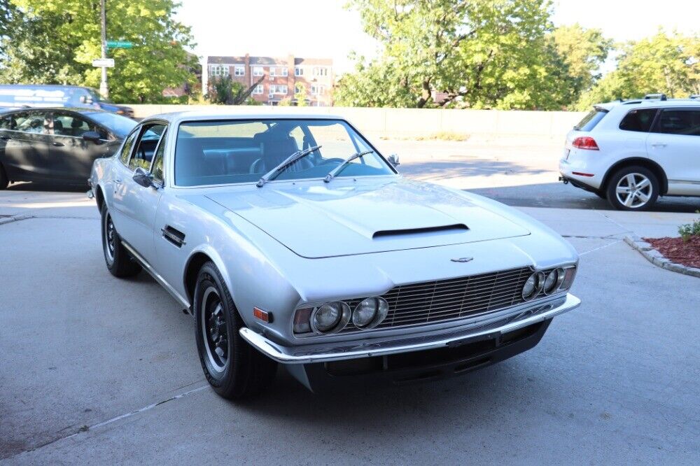 Aston-Martin-DBS-1971-Gray-Burgundy-0-3