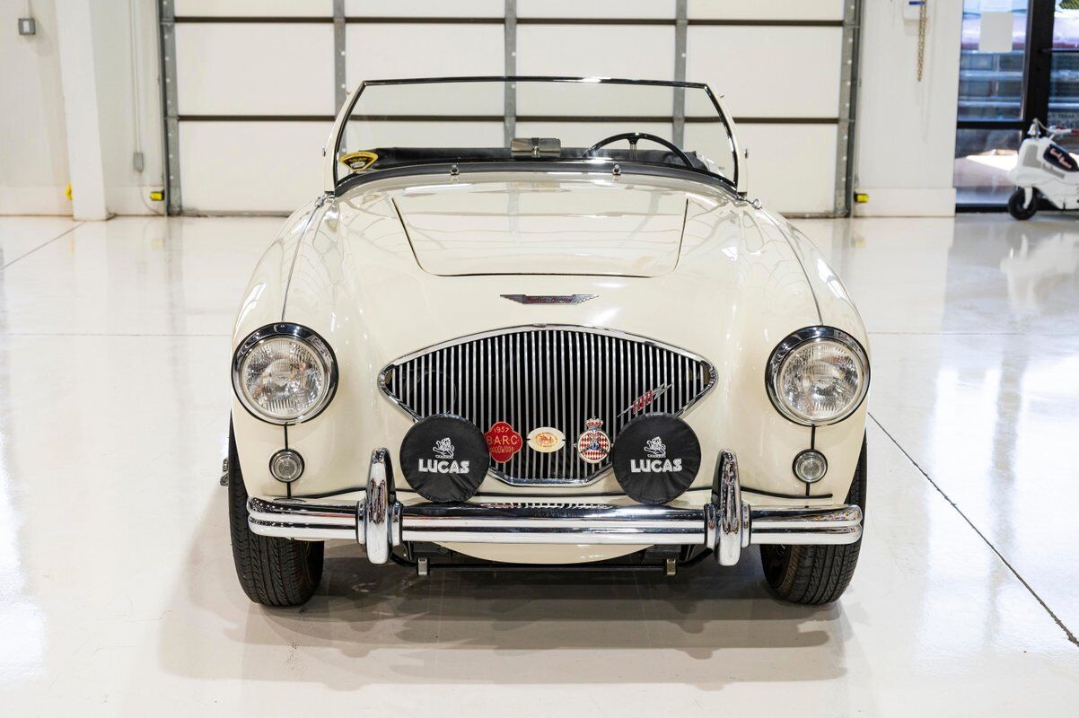 Austin-Healey-100-4-BN2-1956-White-Black-0-1