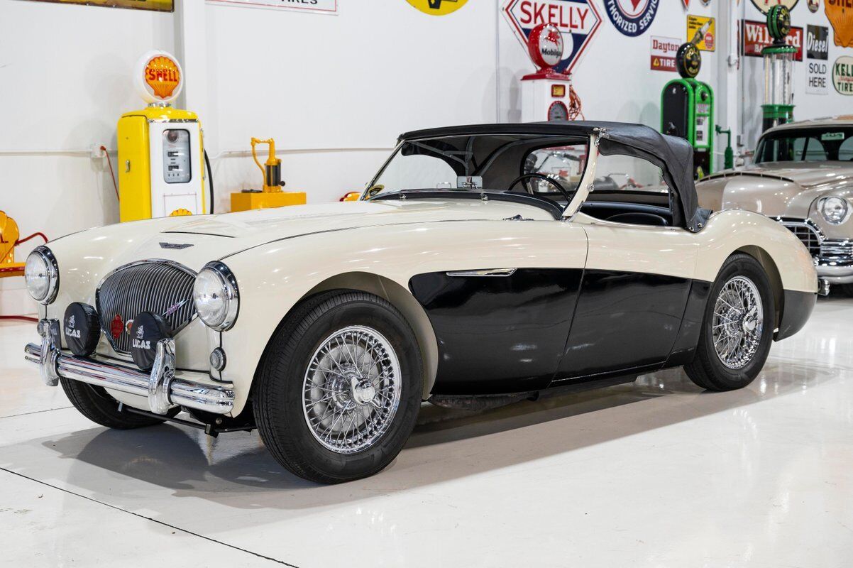 Austin-Healey-100-4-BN2-1956-White-Black-0-11