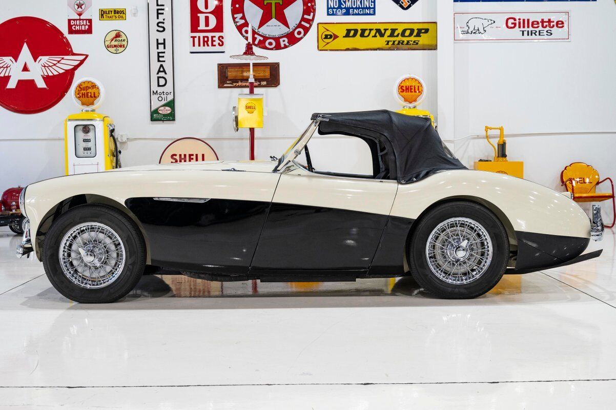 Austin-Healey-100-4-BN2-1956-White-Black-0-12