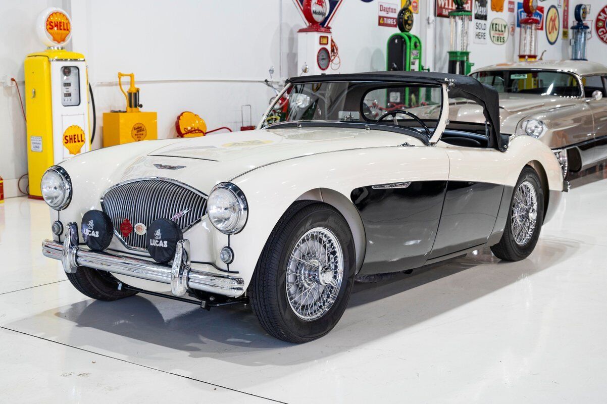 Austin-Healey-100-4-BN2-1956-White-Black-0-23