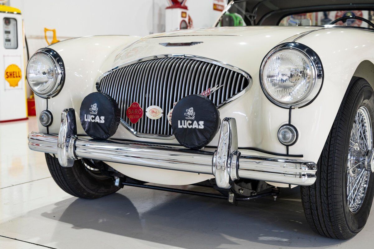 Austin-Healey-100-4-BN2-1956-White-Black-0-9