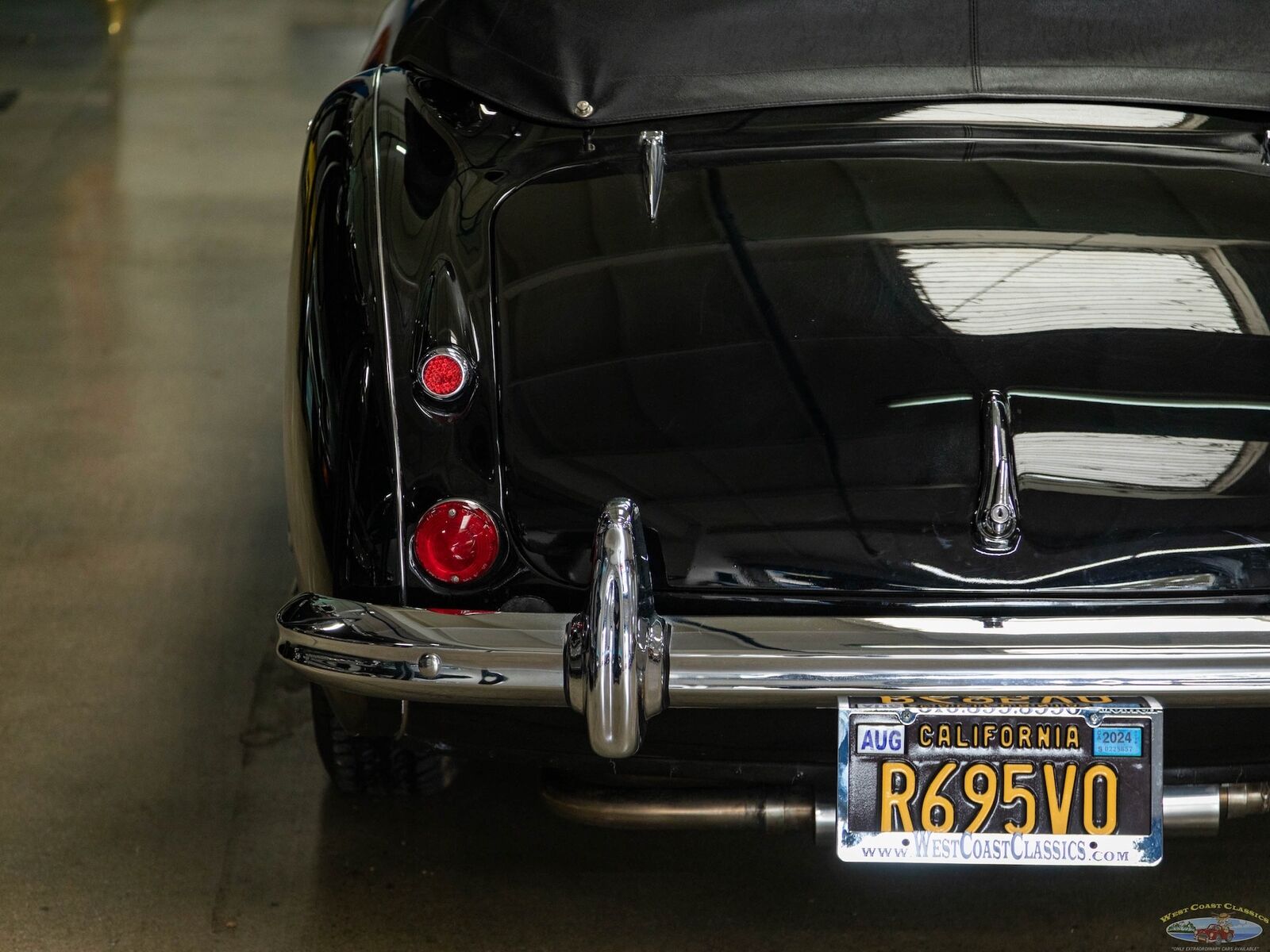 Austin-Healey-3000-Mark-III-Cabriolet-1964-Black-Red-0-17