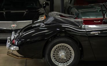 Austin-Healey-3000-Mark-III-Cabriolet-1964-Black-Red-0-4