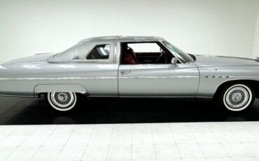 Buick-Electra-1975-Silver-Burgundy-28447-5