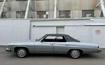 Buick-Lesabre-custom-1975-85295-1