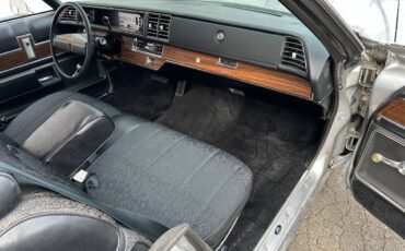 Buick-Lesabre-custom-1975-85295-12