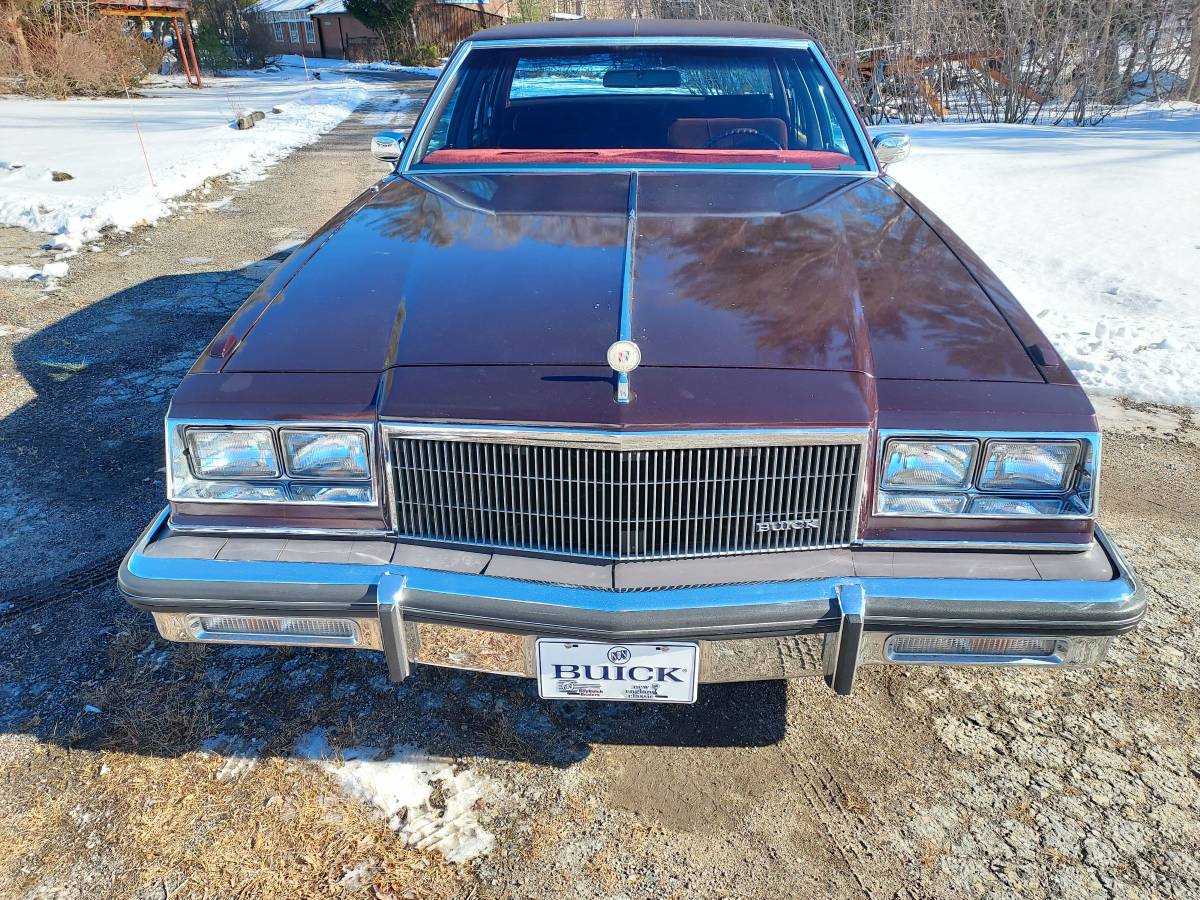 Buick-Lesabre-limited-1985-red-22531-2