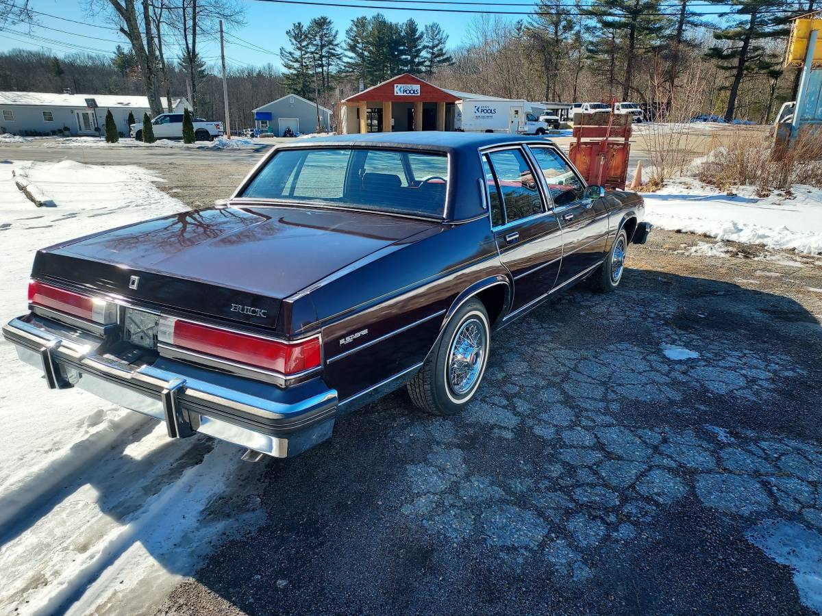 Buick-Lesabre-limited-1985-red-22531-3