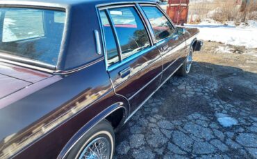 Buick-Lesabre-limited-1985-red-22531-5