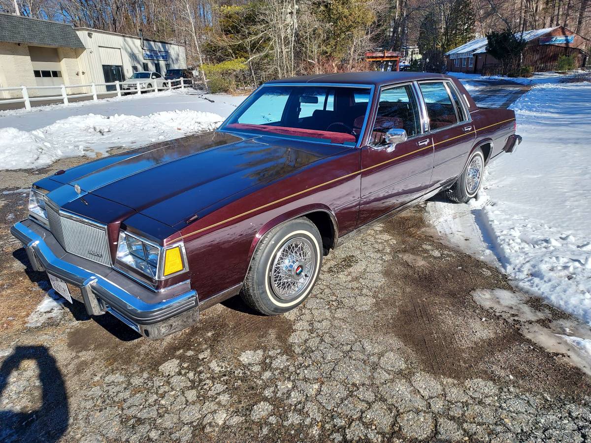 Buick-Lesabre-limited-1985-red-22531