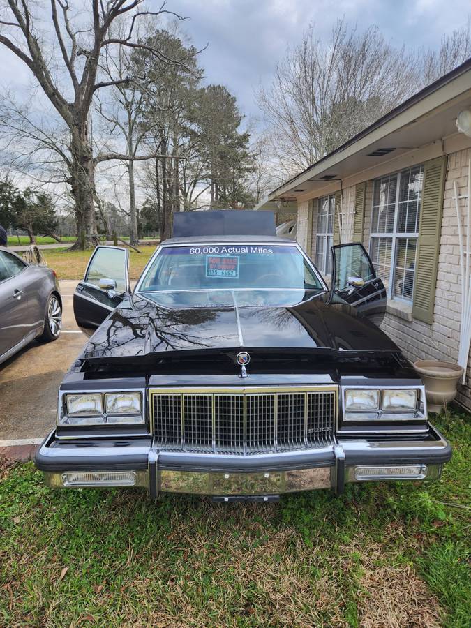 Buick-Park-avenue-1983-black-96560-18