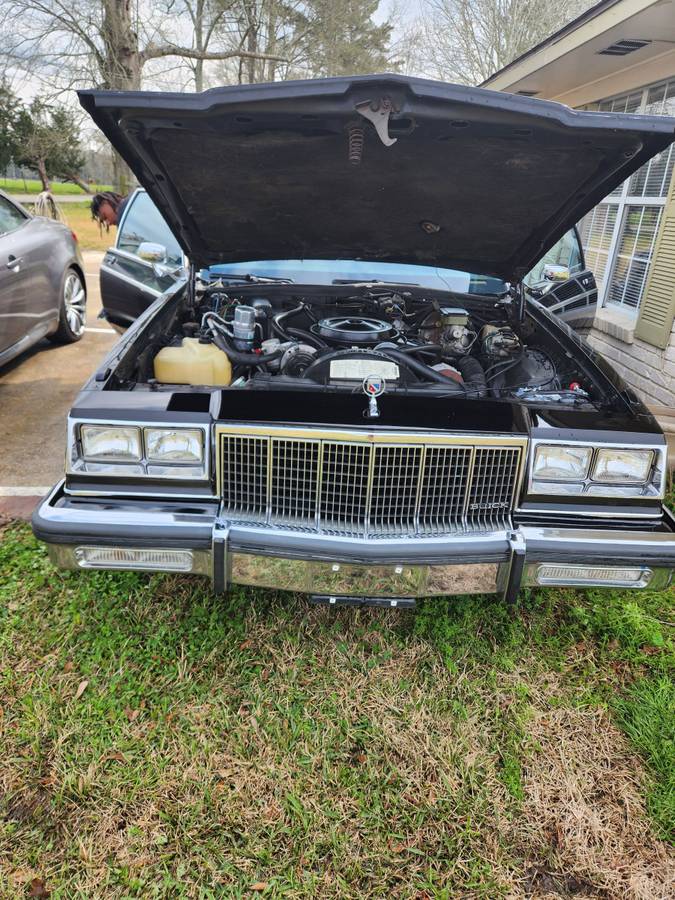 Buick-Park-avenue-1983-black-96560-20