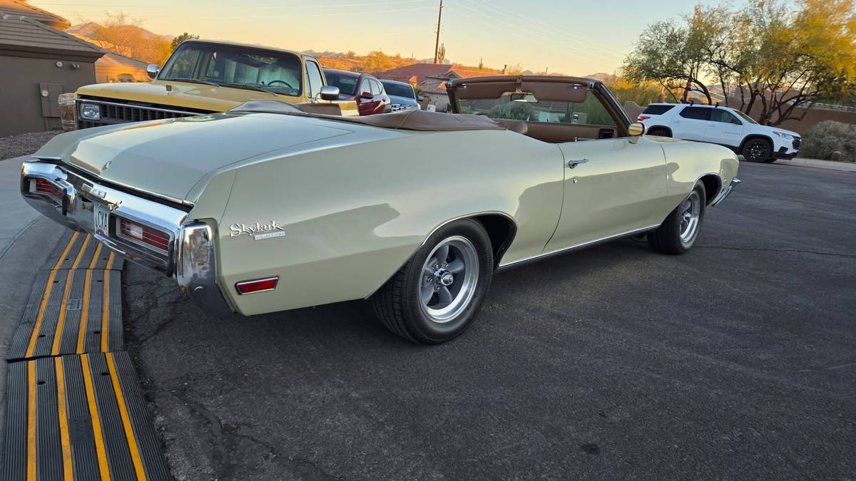 Buick-Skylark-convertible-1972-brown-80467-2