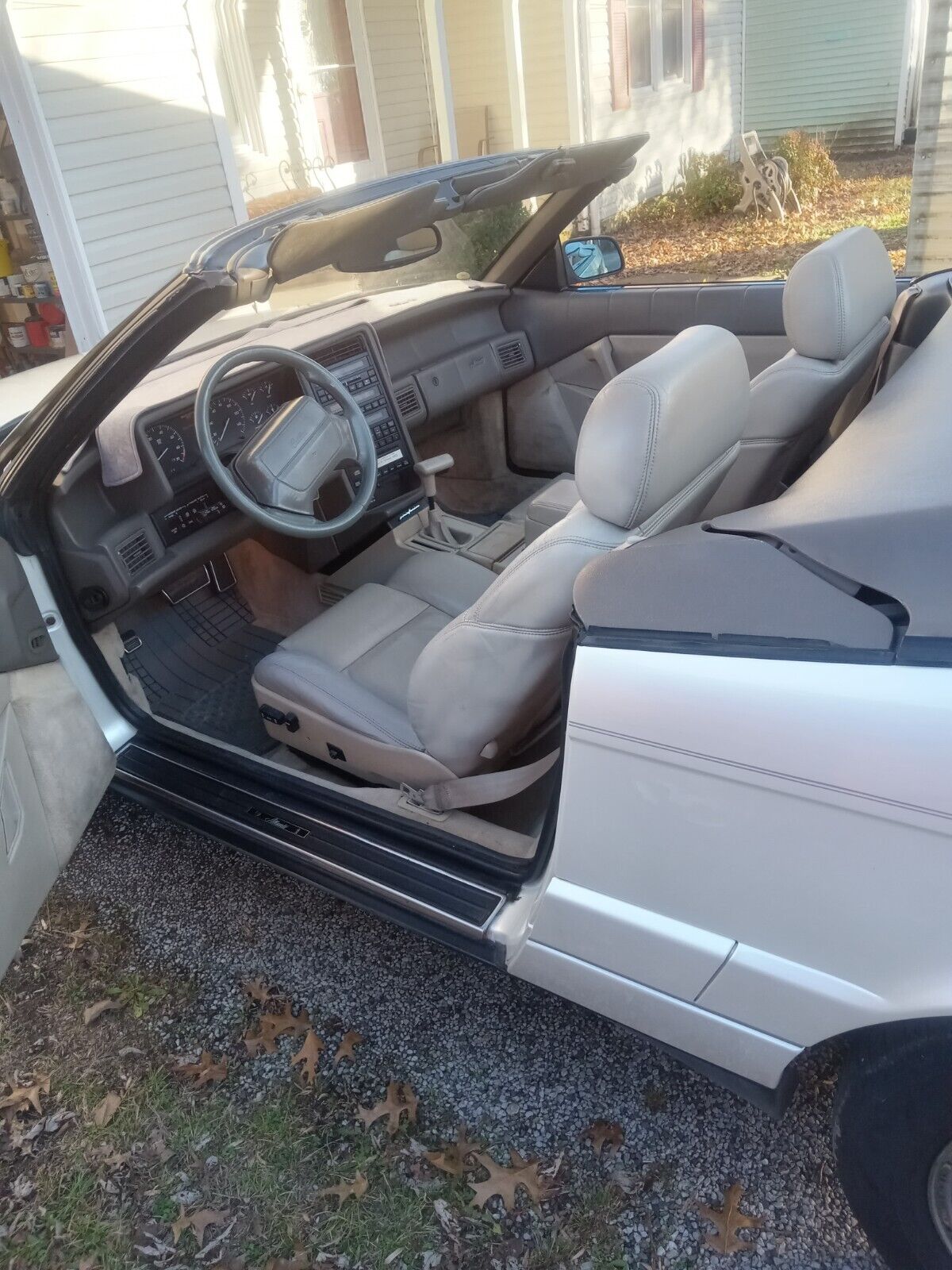 Cadillac-Allante-Cabriolet-1993-White-Tan-107504-1