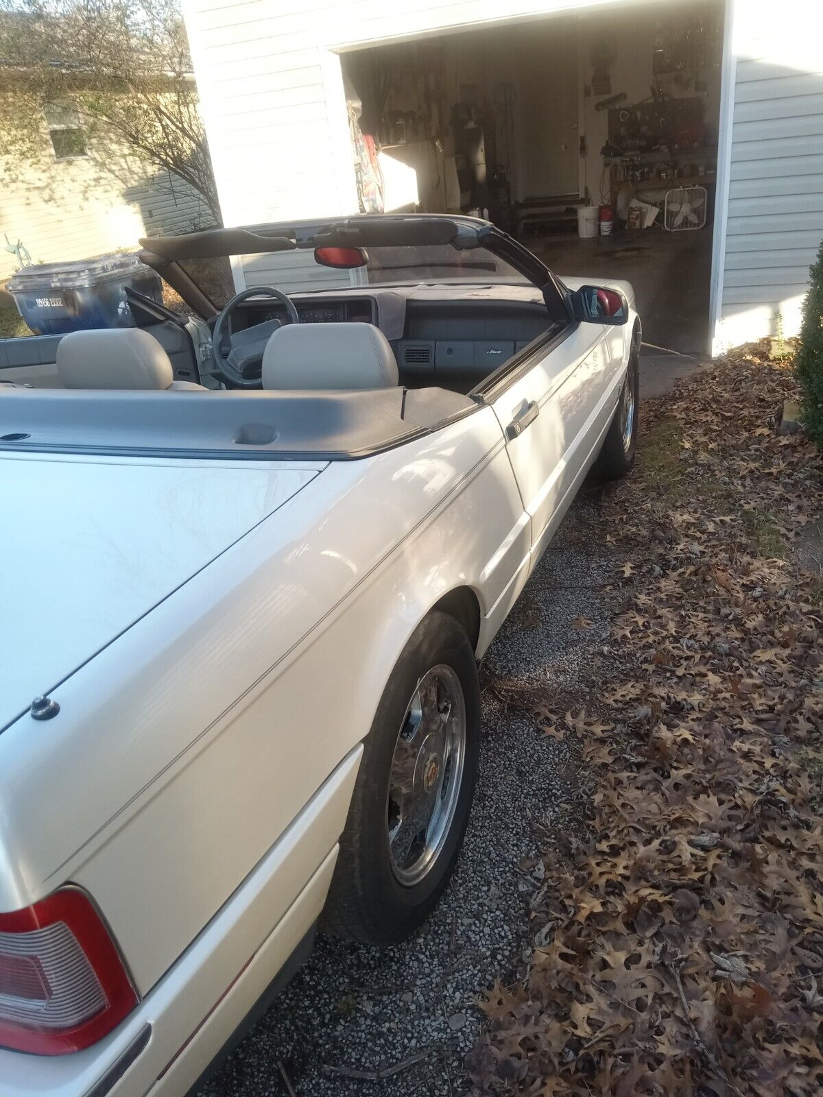 Cadillac-Allante-Cabriolet-1993-White-Tan-107504-5