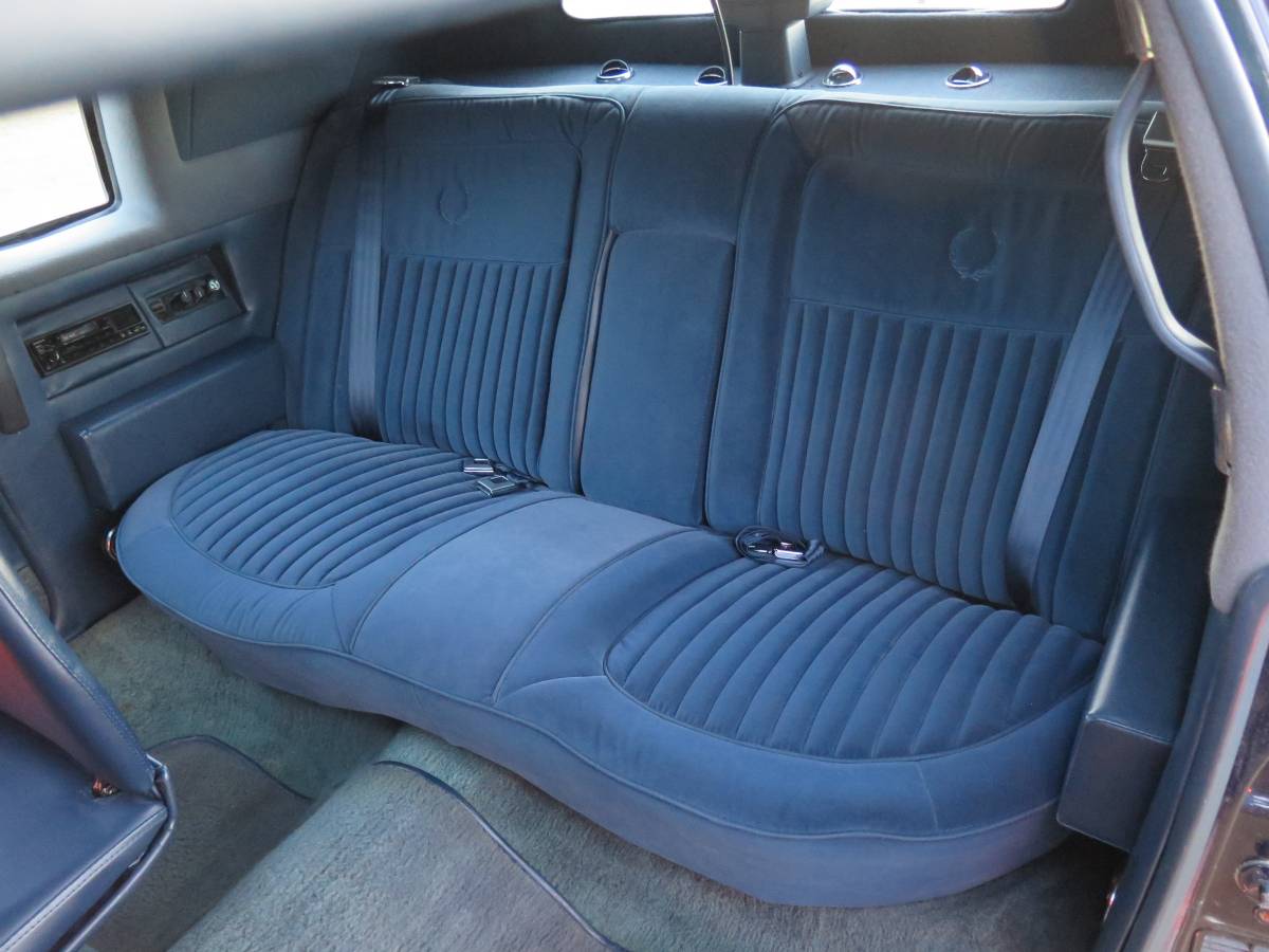 Cadillac-Brougham-1992-blue-97021-12